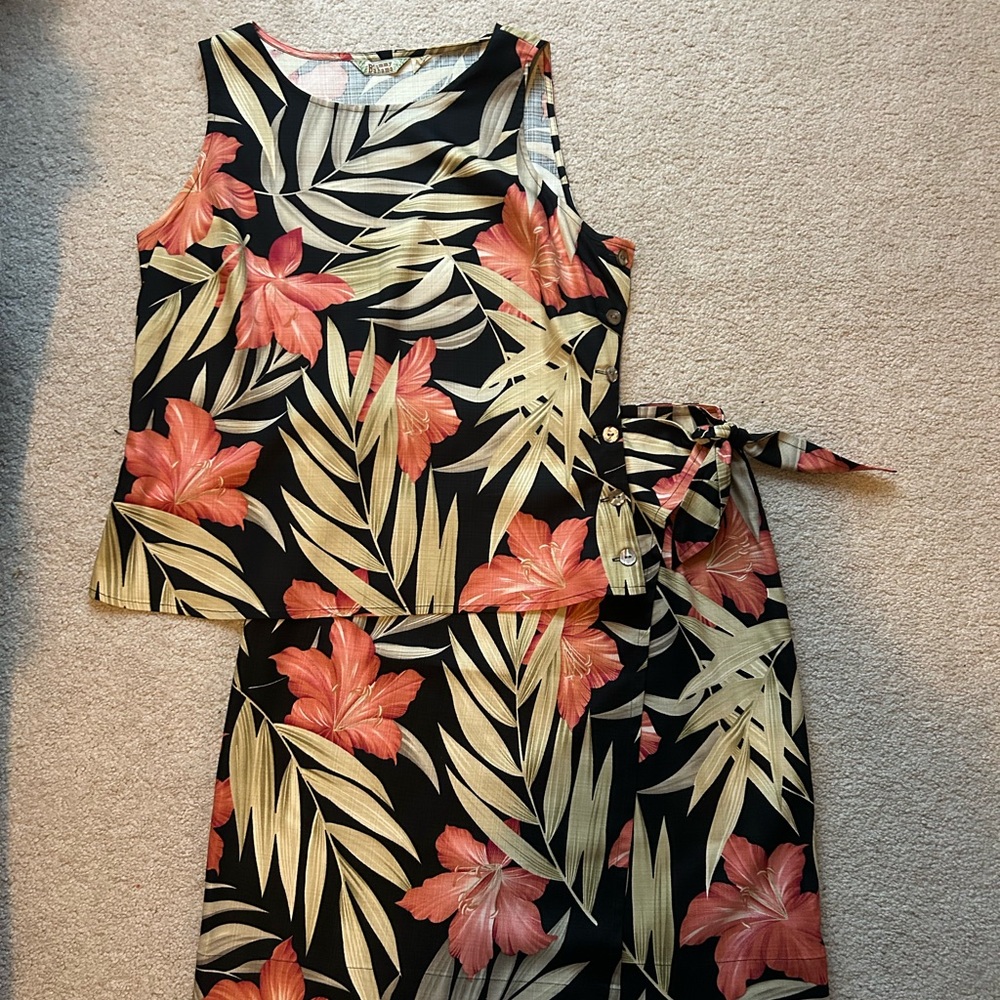 Tommy Bahama Multicolor Floral Silk Set